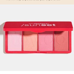 Squalane Blush Palette with Built-In Mirror